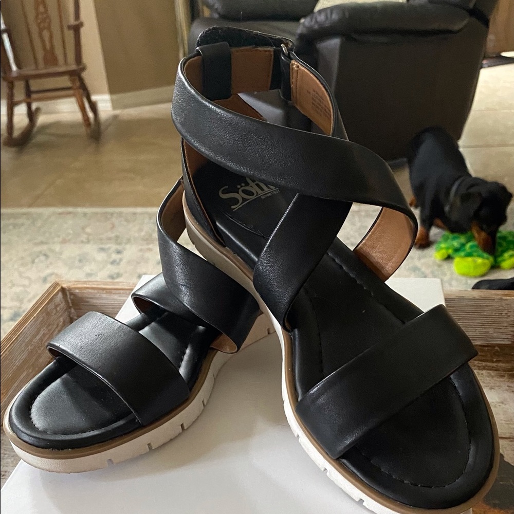 Black Sofft sandal 6.5